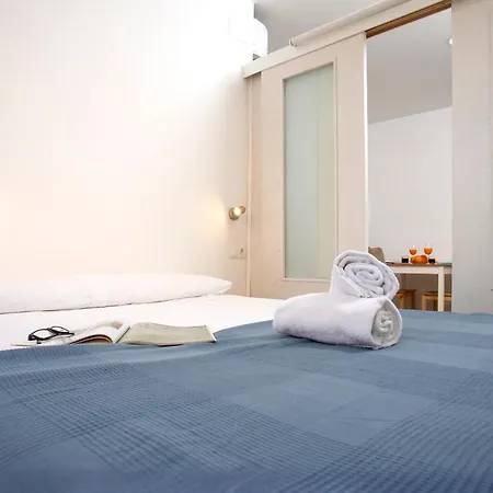 Sunstay Isabel Lofts Center *