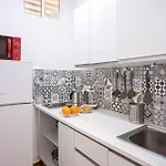 Sunstay Isabel Lofts Center *