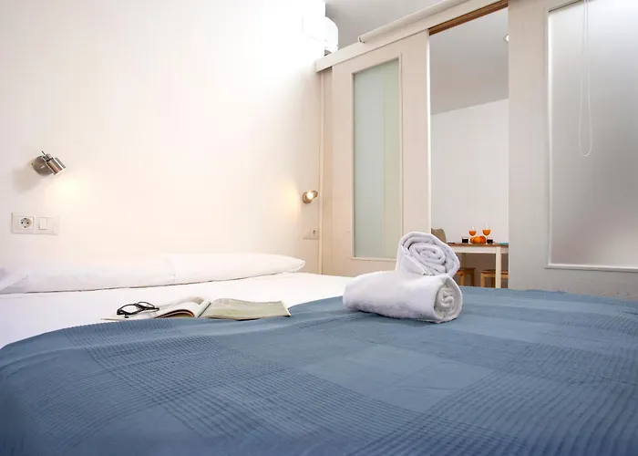 Sunstay Isabel Lofts Center *