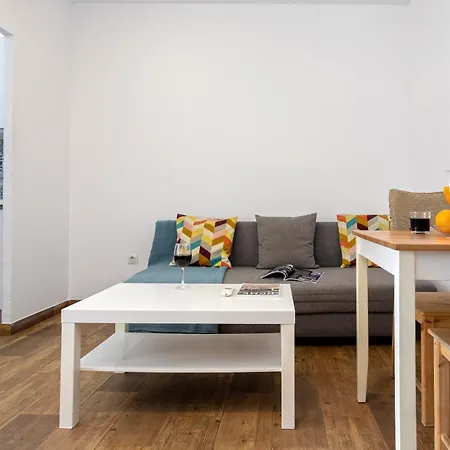 Sunstay Isabel Lofts Center Apartment