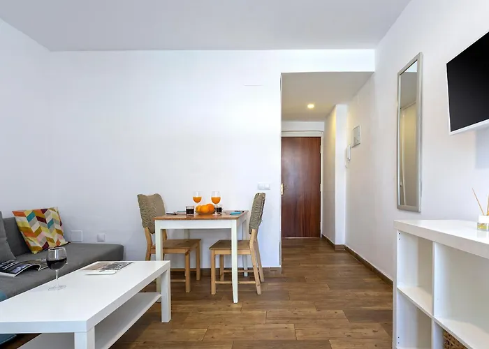 Sunstay Isabel Lofts Center