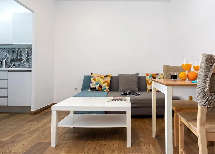 Sunstay Isabel Lofts Center Apartment